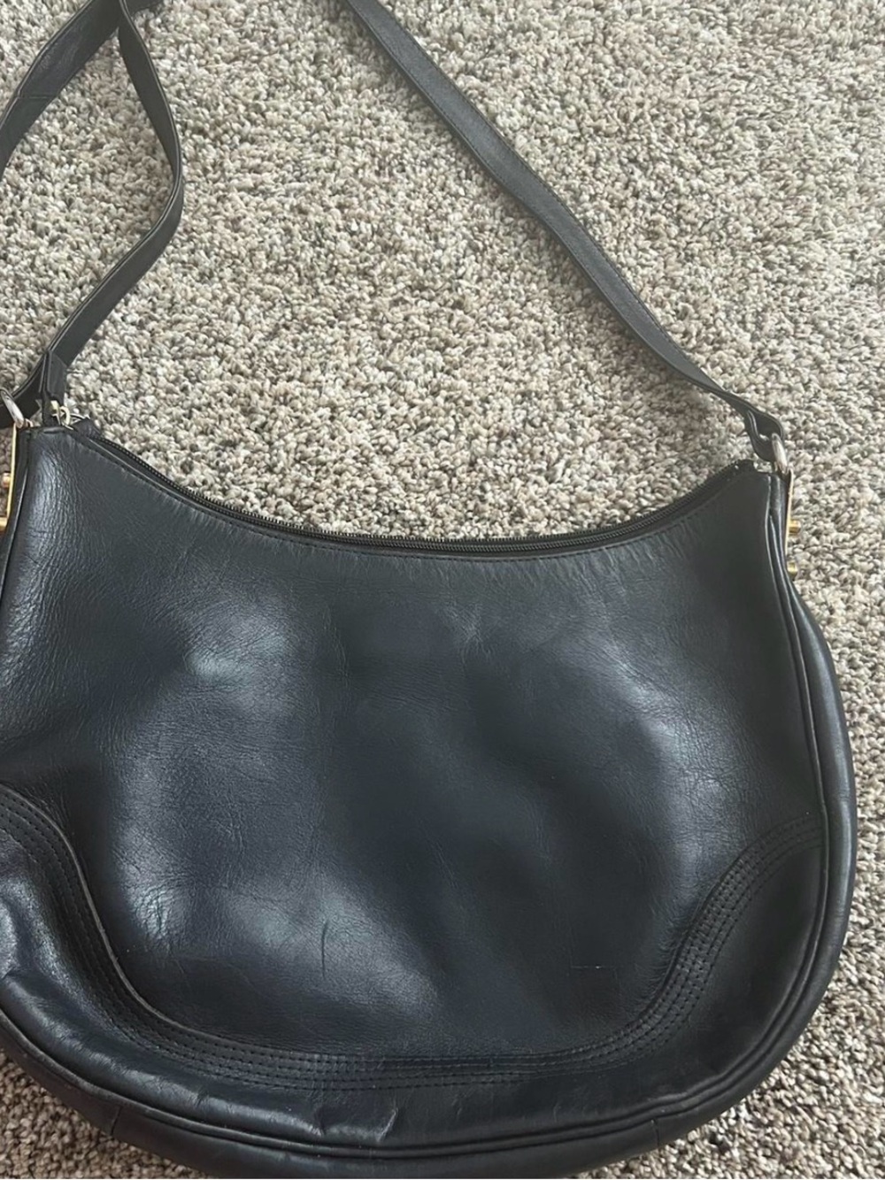 Women's Black Leather Shoulder Bag - Classic Curved Hobo